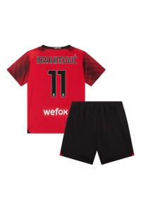 AC Milan Zlatan Ibrahimovic #11 Babyklær Hjemme Fotballdrakt til barn 2023-24 Korte ermer (+ Korte bukser)